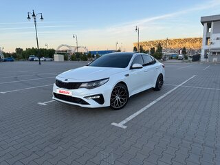 2018 Kia Optima IV Рестайлинг, белый, 2550000 рублей, вид 1