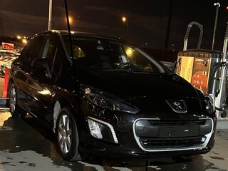 2012 Peugeot 308 I Рестайлинг, чёрный, 555555 рублей, вид 3