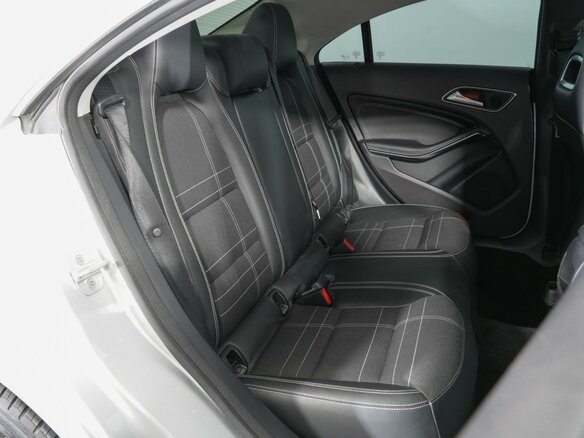 2013 Mercedes-Benz CLA 200 I (C117, X117), серебристый, 1374000 рублей - вид 6