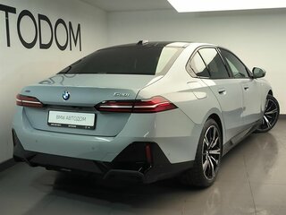 2025 BMW 5 серии 530i xDrive VIII (G60/G61/G68), серый, 11880000 рублей, вид 3