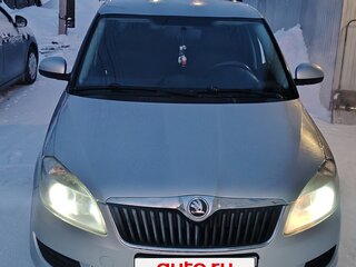 2013 Skoda Fabia II Рестайлинг, серебристый, 420000 рублей, вид 1