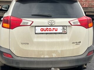 2015 Toyota RAV4 IV (XA40), белый, 1750000 рублей, вид 3
