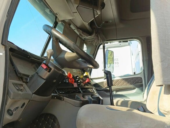 2003 Freightliner Columbia, белый, 1000000 рублей - вид 7