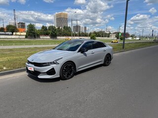 2021 Kia K5 III, серый, 2380000 рублей, вид 1