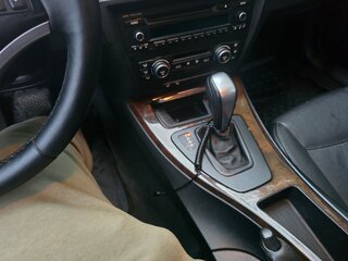 2009 BMW 3 серии 320i V (E90/E91/E92/E93) Рестайлинг, чёрный, 1500000 рублей, вид 4