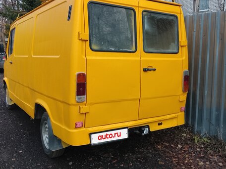 1983 Mercedes-Benz T1, жёлтый, 333333 рублей, вид 3