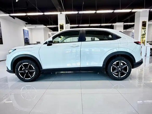 2023 Honda Vezel II, белый, 2100000 рублей - вид 6