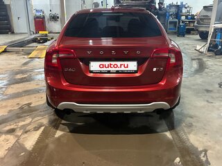2013 Volvo S60 II, красный, 990000 рублей, вид 4