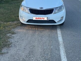 2014 Kia Rio 6-speed III, белый, 830000 рублей, вид 2