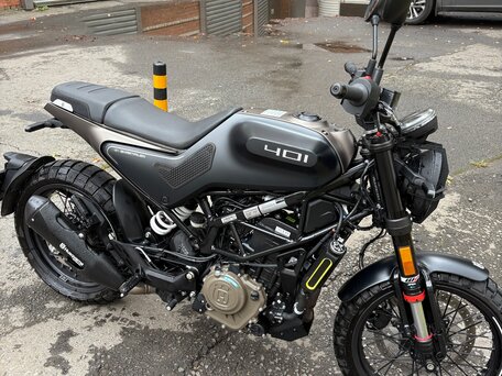2022 Husqvarna Svartpilen 401, чёрный, 550000 рублей, вид 1