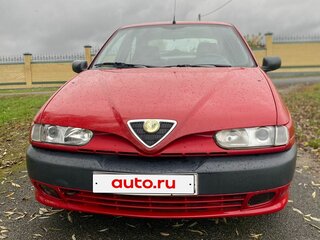 1996 Alfa Romeo 146, красный, 440000 рублей, вид 2