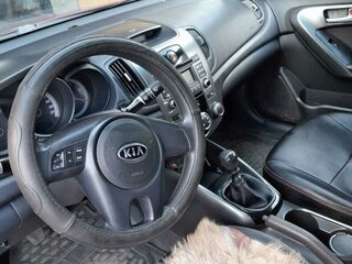 2010 Kia Cerato 5-speed II, красный, 600000 рублей, вид 4