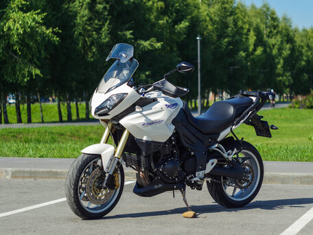 2007 Triumph Tiger 1050, белый, 615000 рублей, вид 1