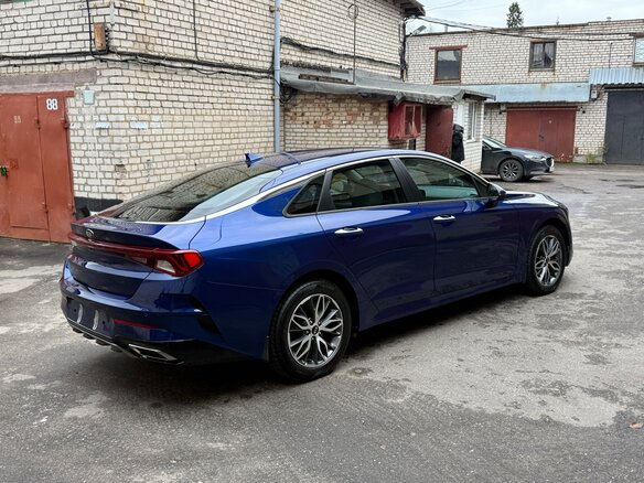 2021 Kia K5 III, синий, 2950000 рублей - вид 2