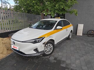 2022 Changan Eado EV460 52.5 kWh II, белый, 1900000 рублей, вид 2