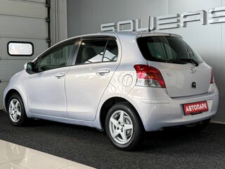 2010 Toyota Vitz II (XP90), серебристый, 529000 рублей, вид 5