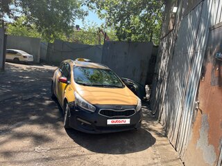2017 Kia Ceed II Рестайлинг, жёлтый, 550000 рублей, вид 2