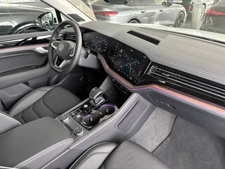 2026 Volkswagen Touareg III Рестайлинг, белый, 14450000 рублей, вид 2