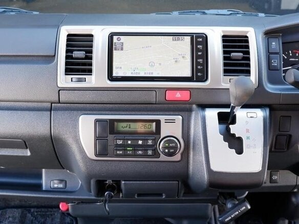 2023 Toyota HiAce H200 Рестайлинг, белый, 4989000 рублей - вид 6