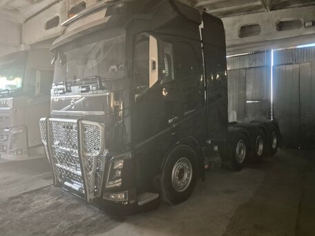 2019 Volvo FH, чёрный, 7500000 рублей, вид 1