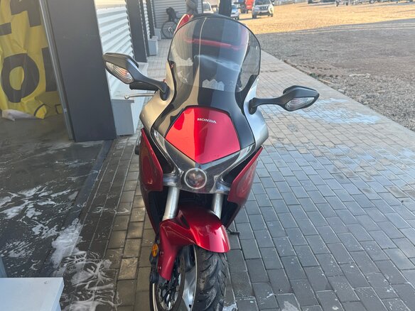 2010 Honda VFR 1200, пурпурный, 700000 рублей - вид 7