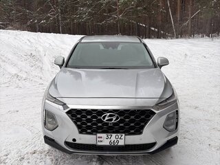 2019 Hyundai Santa Fe IV, серебристый, 1800000 рублей, вид 2