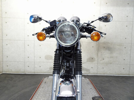 2019 Yamaha SR400, чёрный, 685000 рублей, вид 3