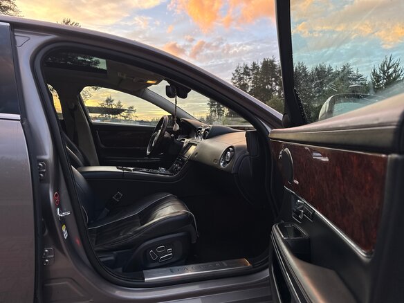 2011 Jaguar XJ IV (X351), серый, 1500000 рублей - вид 4