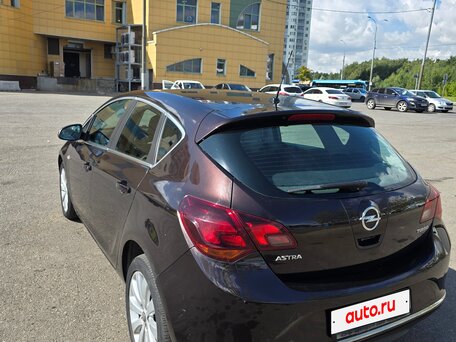 2014 Opel Astra J Рестайлинг, коричневый, 780000 рублей, вид 4