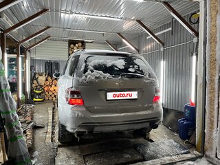 2005 Mercedes-Benz M-Класс 320 II (W164), серебристый, 1550000 рублей, вид 2