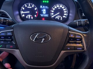 2017 Hyundai Solaris II, серебристый, 1050000 рублей, вид 5