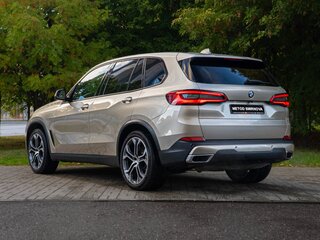 2019 BMW X5 50i IV (G05/G18), бежевый, 6990000 рублей, вид 4