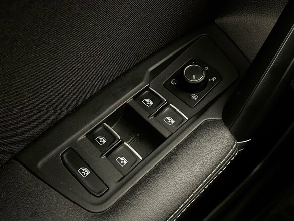 2018 Volkswagen Tiguan II, синий, 2440000 рублей - вид 19