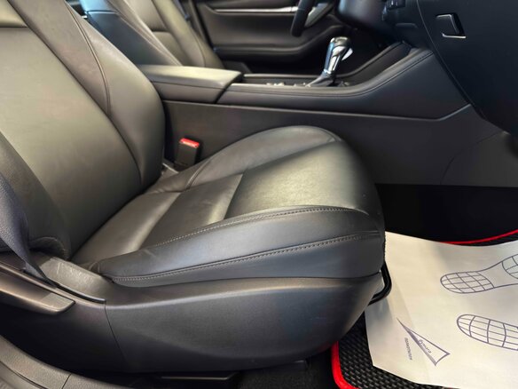 2022 Mazda 3 IV (BP), чёрный, 2147000 рублей - вид 17