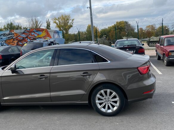 2015 Audi A3 III (8V), коричневый, 1650000 рублей - вид 10