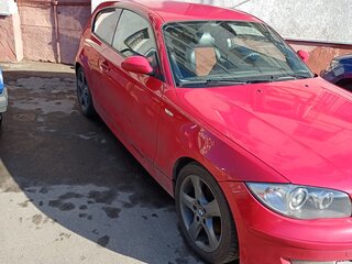 2007 BMW 1 серии 120i I (E81/E82/E87/E88) Рестайлинг, красный, 750000 рублей, вид 4