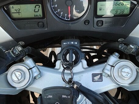 2005 Honda VFR 800, серый, 600000 рублей, вид 1