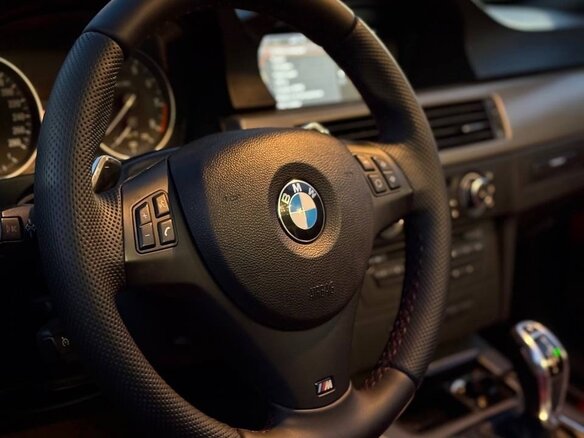 2010 BMW 3 серии 335i V (E90/E91/E92/E93), белый, 2200000 рублей - вид 22