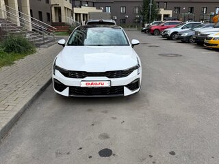 2023 Kia K5 LPi III Рестайлинг, белый, 2600000 рублей, вид 1