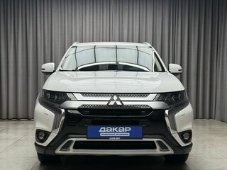 2019 Mitsubishi Outlander III Рестайлинг 3, белый, 2149000 рублей, вид 2