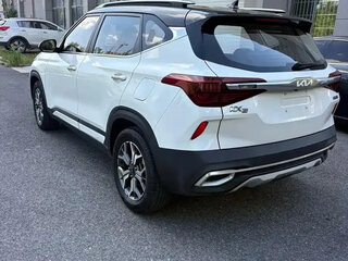 2022 Kia KX3, белый, 1690000 рублей, вид 4