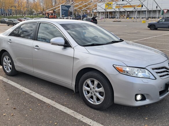 2010 Toyota Camry VI (XV40) Рестайлинг, серый, 1300000 рублей - вид 1