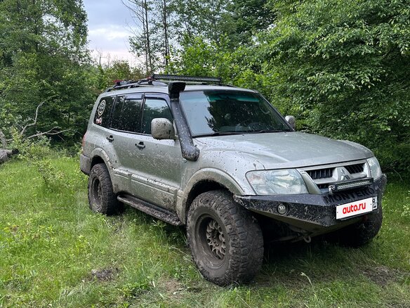 2002 Mitsubishi Montero III, бежевый, 1999999 рублей - вид 1