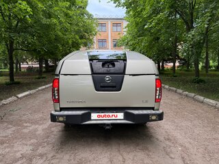 2011 Nissan Navara (Frontier) III (D40) Рестайлинг, серебристый, 1850000 рублей, вид 4