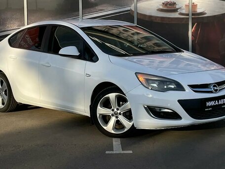 2013 Opel Astra J Рестайлинг, белый, 655000 рублей, вид 4
