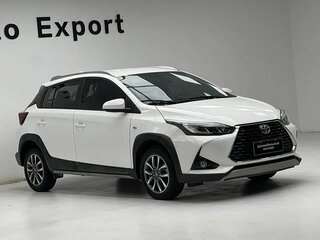 2022 Toyota Yaris L X XP150 Рестайлинг, белый, 1540000 рублей, вид 4