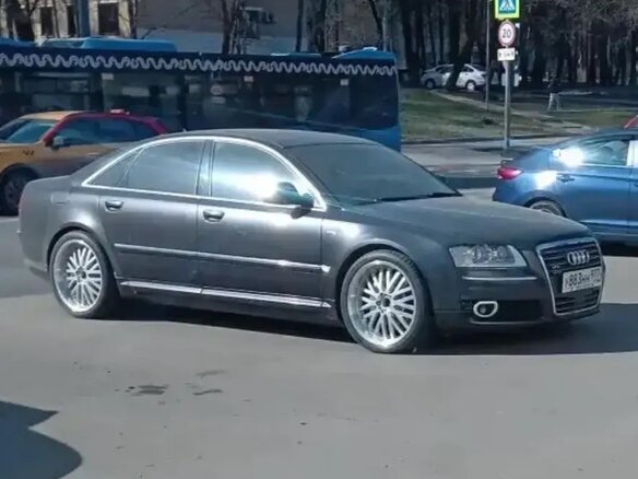 2006 Audi A8 II (D3) Рестайлинг, серый, 1100000 рублей - вид 6