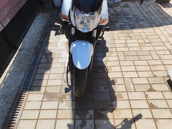 2010 Suzuki GSR 600, белый, 450000 рублей - вид 2