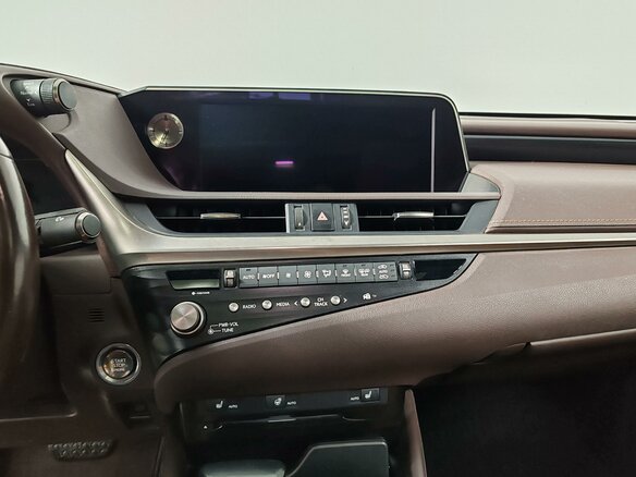 2020 Lexus ES 250 VII, чёрный, 3675000 рублей - вид 13