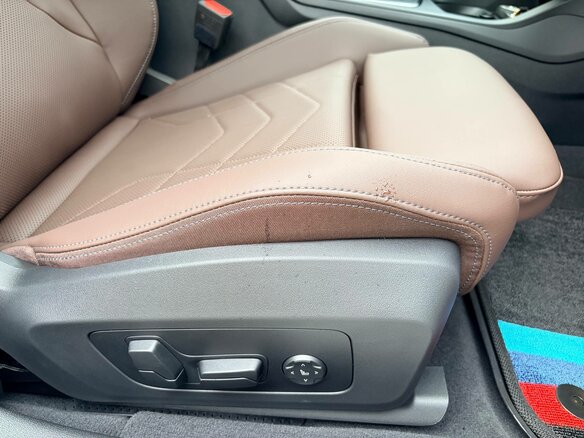 2025 BMW 1 серии 120i IV (F70), чёрный, 4990000 рублей - вид 25